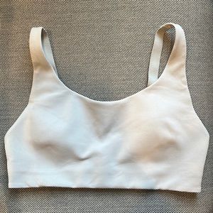 Lululemon Align Straight Strap Bra in muave (soft lilac), Size 6